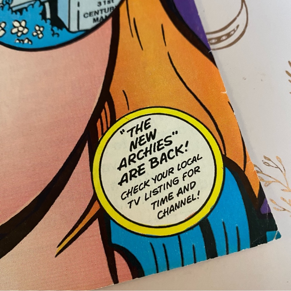 Archie 3000 Issues 1 & 2 Comics - Picture 5 of 9